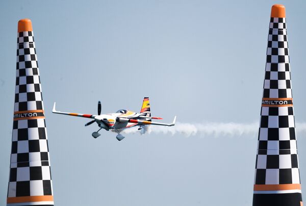 Red Bull Air Race მსოფლიო ჩემპიონატის ეტაპი კანიში. პირველი დღე - Sputnik საქართველო