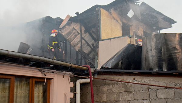Пожар в жилом доме на одной из батумских улиц - Sputnik Грузия