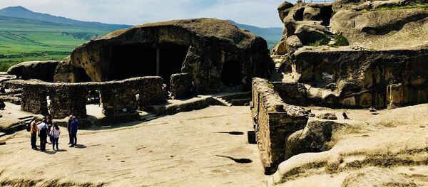 Туристы на экскурсии в Уплисцихе - Sputnik საქართველო