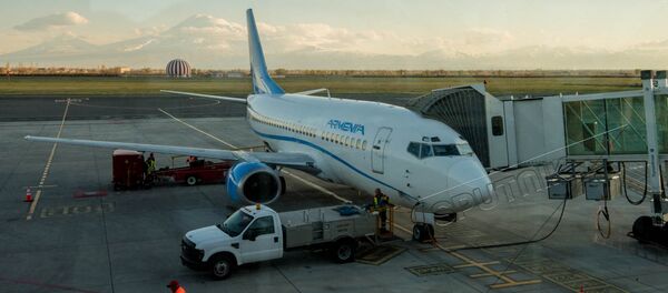 Самолет авиакомпании Армения в аэропорту Звартноц - Sputnik Грузия
