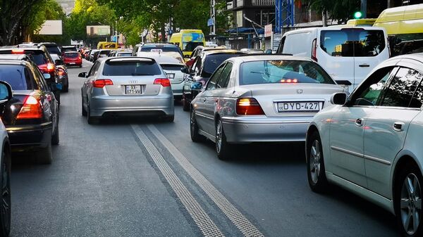 Пробка из машин на улице Шартава в Тбилиси - Sputnik Грузия