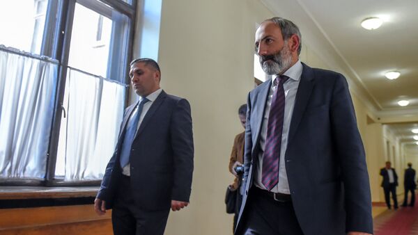 Лидер оппозиционной фракции Елк Никол Пашинян - Sputnik Грузия
