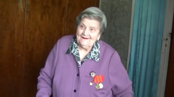 100-летний ветеран из Грузии рассказала о своих военных годах - Sputnik Грузия