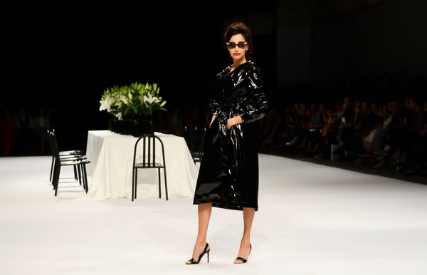 მოდის კვირეული Mercedes-Benz Fashion Week - დიზაინერი ჯაბა დიასამიძე წარმოადგენს საკუთარ კოლექციას - Sputnik საქართველო