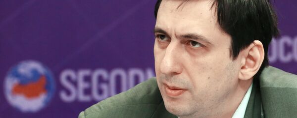 Эксперт Института востоковедения РАН Андрей Арешев во время видеомоста Москва - Ереван - Sputnik Грузия