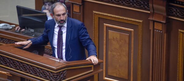 Никол Пашинян на специальном заседании парламента по выборам нового премьер-министра Армении (1 мая 2018). Еревaн - Sputnik Грузия