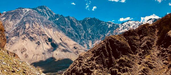 Казбегский район - вид на горы Кавказа и Крестовый перевал - Sputnik Грузия