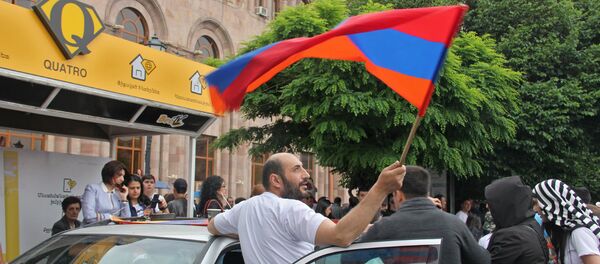 Площадь Республики после выбора Никола Пашиняна премьер-министром Армении (8 мая 2018). Еревaн - Sputnik Грузия