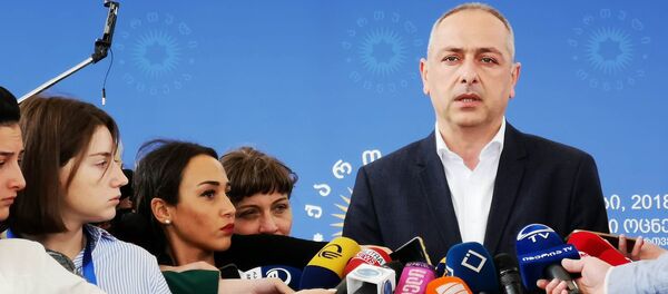 Депутат парламента Грузии Ираклий Сесиашвили дает интервью журналистам - Sputnik Грузия