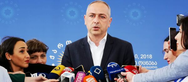 Депутат парламента Грузии Ираклий Сесиашвили дает интервью журналистам - Sputnik Грузия