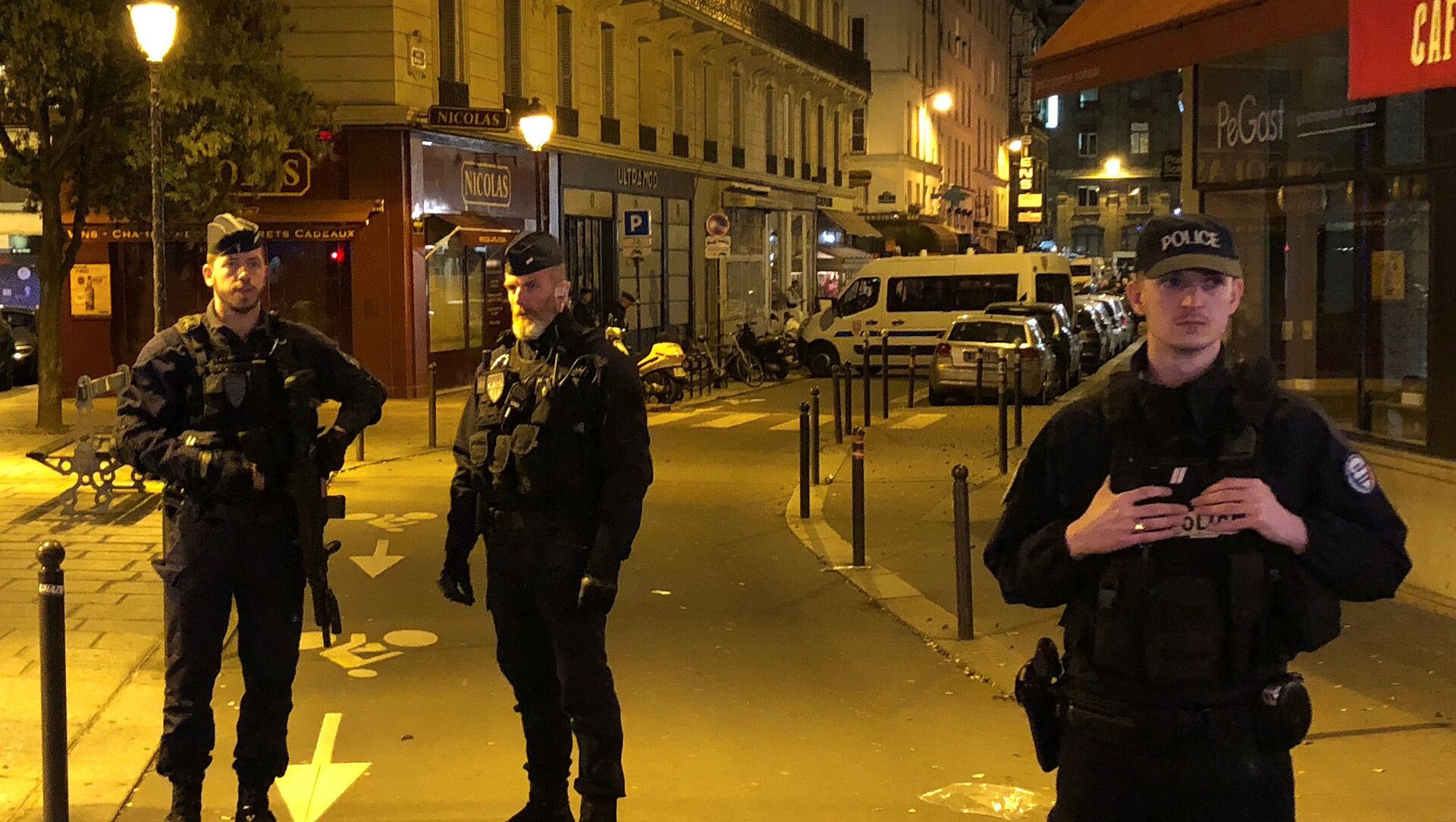 Нападения вечером. French Police. Paris Knife.