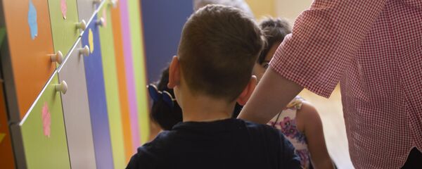 პატარა ბიჭი საბავშვო ბაღში - Sputnik საქართველო