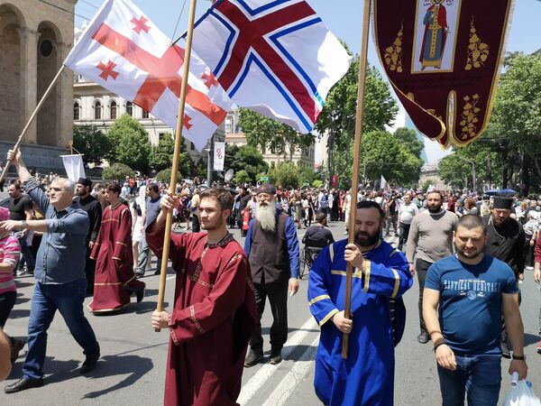 В этом году в Грузии 17 мая отмечают два праздника — День сплоченности и святости семьи и Вознесение Господне - Sputnik Грузия