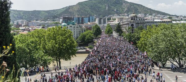 ტრადიციული ოჯახური ფასეულობების მომხრეებმა ქალაქის ცენტრი დაიკავეს ტრადიციული ოჯახური ფასეულობების მომხრეებმა ქალაქის ცენტრი დაიკავეს - Sputnik საქართველო