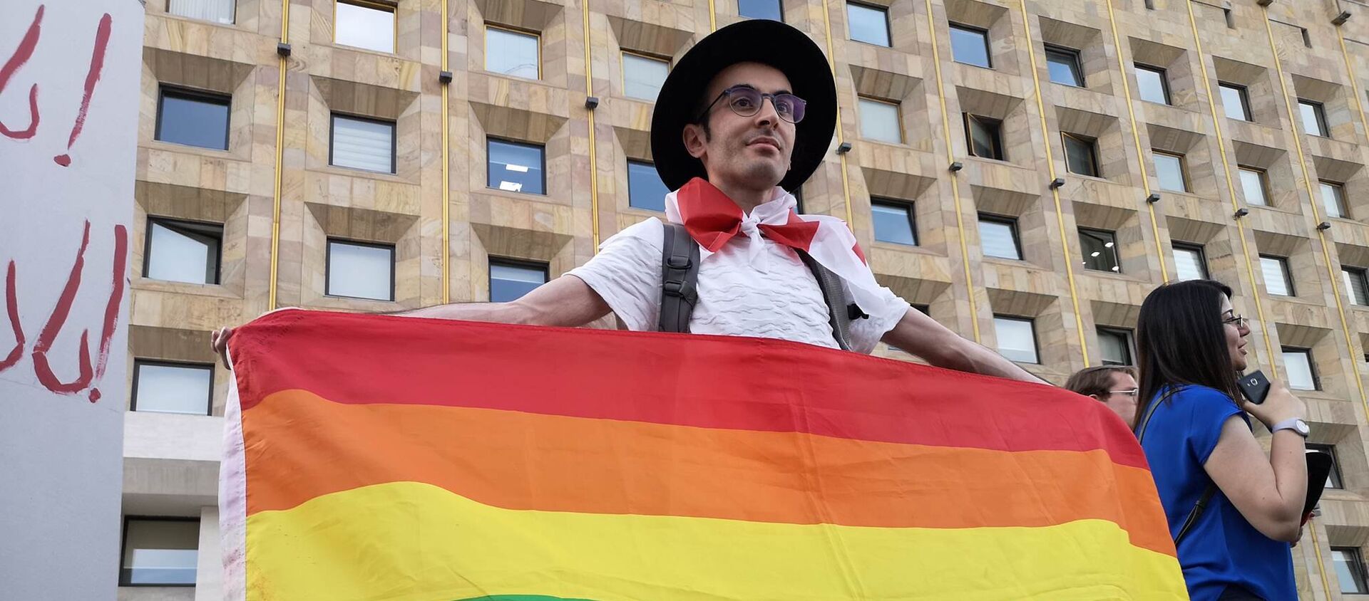Акция защитников ЛГБТ-сообщества у здания правительства Грузии  - Sputnik Грузия, 1920, 14.05.2021