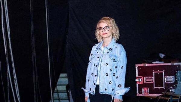 Эвелина Хромченко в джинсовой куртке от Лало Долидзе - Sputnik Грузия