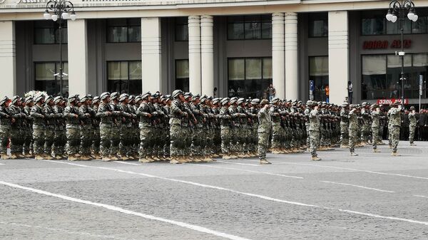Грузинская армия на площади Свободы в День Независимости Грузии  - Sputnik Грузия
