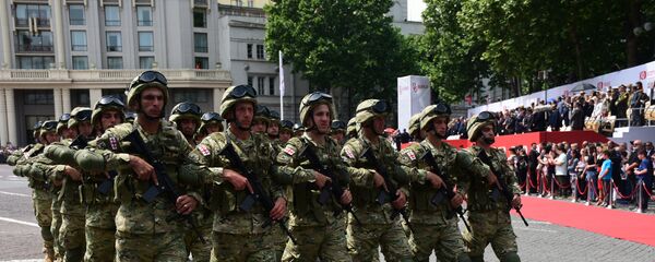 სამხედრო მოსამსახურეები ფიცის დადების შემდეგ სამხედრო მოსამსახურეები ფიცის დადების შემდეგ - Sputnik საქართველო