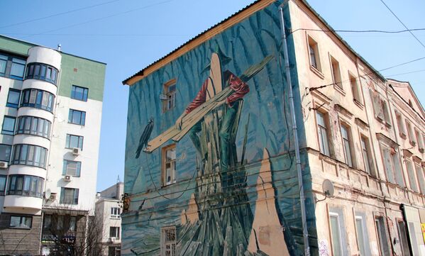 Обычные жилые дома в исторической части Нижнего Новгорода стрит-арт превратил в настоящие шедевры искусства - Sputnik Грузия