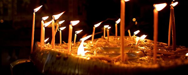 Свечи на тарелке - Sputnik Грузия