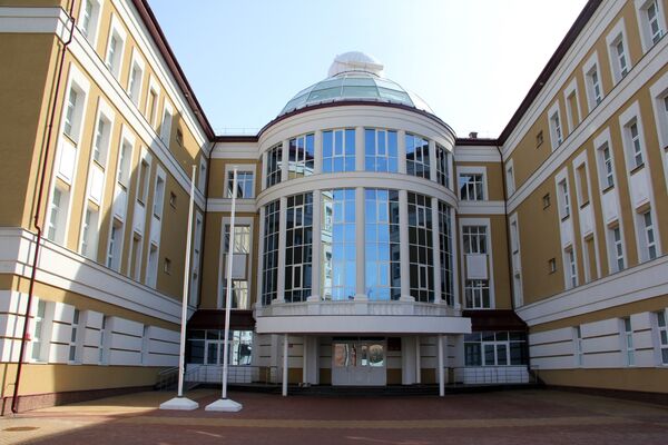 Главный корпус Республиканского лицея для одаренных детей в Саранске Главный корпус Республиканского лицея для одаренных детей в Саранске - Sputnik Грузия