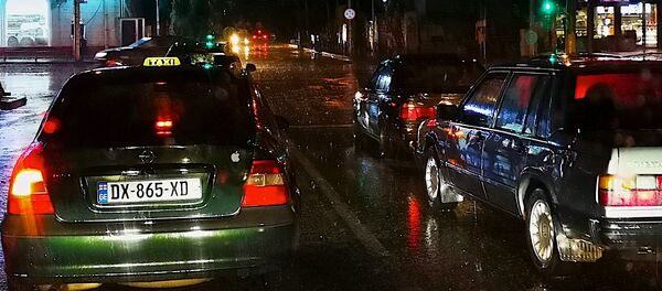 მანქანები წვიმაში თბილისის ქუჩებში - Sputnik საქართველო