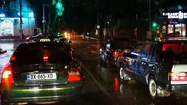მანქანები წვიმაში თბილისის ქუჩებში - Sputnik საქართველო