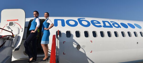 ავიაკომპანია „პობედას“ თვითმფრინავი და სტიუარდესები - Sputnik საქართველო
