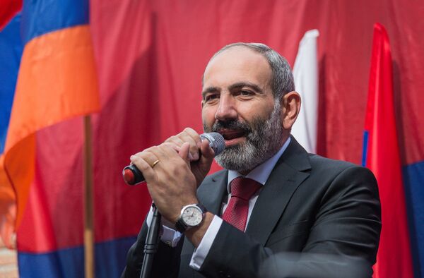 Находясь в Тбилиси, Никол Пашинян подтвердил курс на дальнейшее развитие дружеских и партнерских отношений с Грузией - Sputnik Грузия