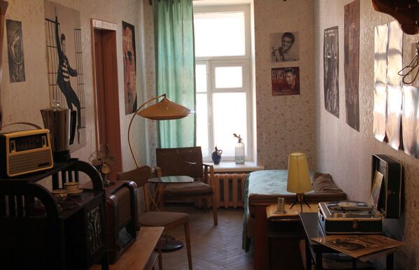 Интерьер комнаты коммунальной квартиры на выставке Коммунальный рай, или Близкие поневоле в особняке Румянцева, Санкт-Петербург - Sputnik Грузия