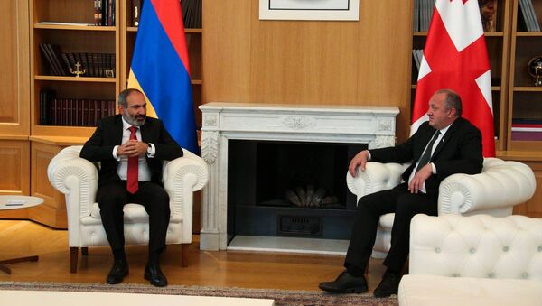 Встреча президента Грузии Георгия Маргвелашвили с премьер-министром Армении Николом Пашиняном - Sputnik Грузия