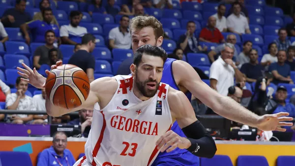 Торнике Шенгелия во время матча чемпионата FIBA ​​EuroBasket 2017 между Грузией и Италией на арене Menora Mivtachim в Тель-Авиве, Израиль - Sputnik Грузия