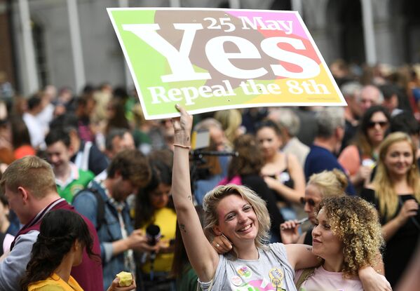В Ирландии прошел референдум о легализации абортов. Большинство высказалось за отмену восьмой поправки конституции, а значит, самый строгий закон в Европе в области прерывания беременности будет пересмотрен - Sputnik Грузия
