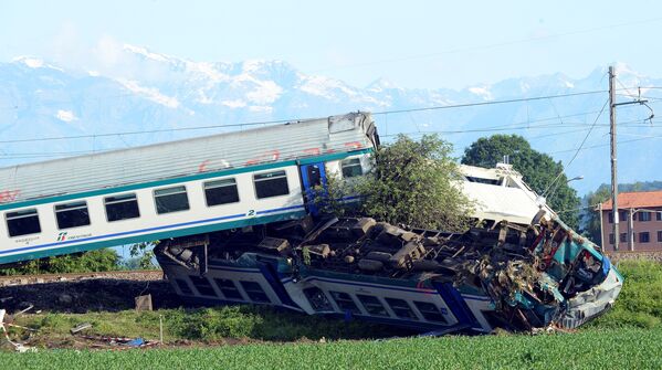 იტალიის ჩრდილოეთში, ტურინთან ახლოს, მასშტაბური ავარია მოხდა. მატარებელი სატვირთოს შეეჯახა. ავარიის შედეგად დაიღუპა ორი ადამიანი, დაშავდა - 18 - Sputnik საქართველო