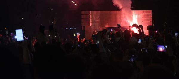 პირდაპირი ჩართვა: საპროტესტო აქციას სპორტსმენები და რაგბის ქომაგები შეუერთდნენ პირდაპირი ჩართვა: საპროტესტო აქციას სპორტსმენები და რაგბის ქომაგები შეუერთდნენ - Sputnik საქართველო