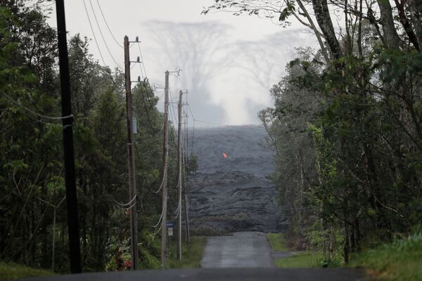 Двуокись углерода и диоксид серы стали основными источниками проблем после извержения вулкана Килауэа на Гавайях - Sputnik Грузия