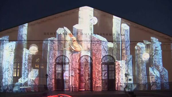 Яркое световое шоу в честь ЧМ-2018 по футболу состоялось в Москве - Sputnik Грузия