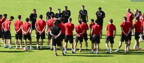 Сборная Грузии по футболу готовится к матчу - Sputnik Грузия