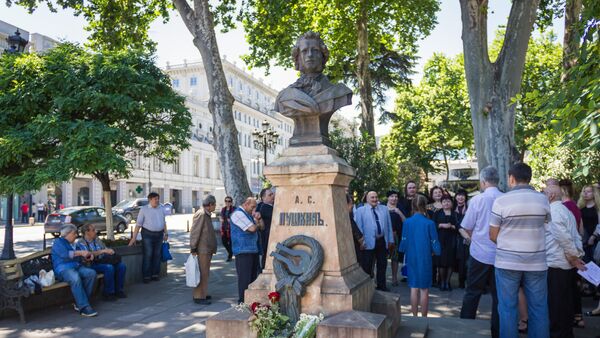 В Тбилиси отметили день рождения Пушкина и День русского языка - Sputnik Грузия