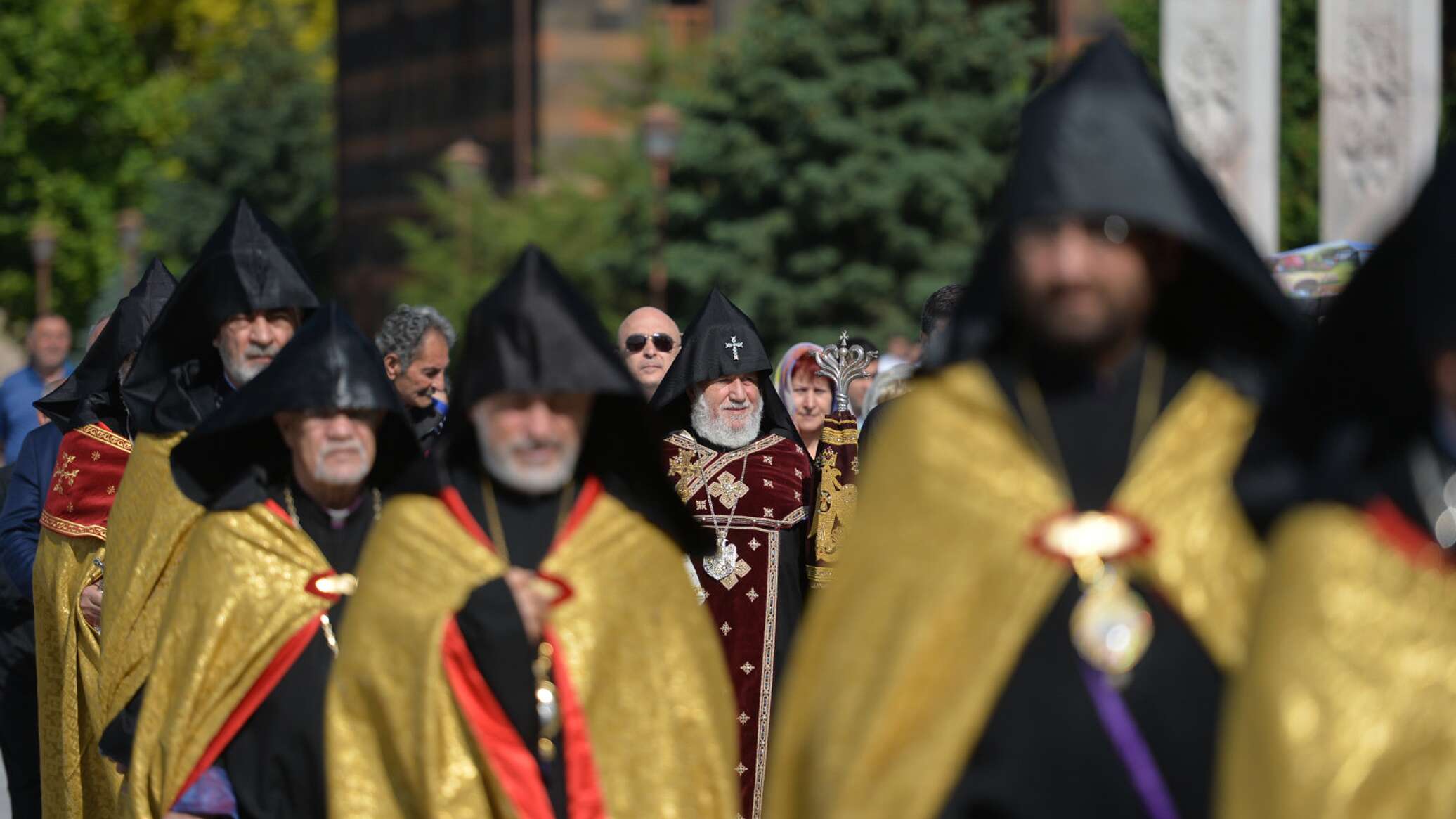 სომხეთის ეროვნული უსაფრთხოების სამსახური ეჩმიაძინში მთავარეპისკოპოსის დასაკავებლად მივიდა