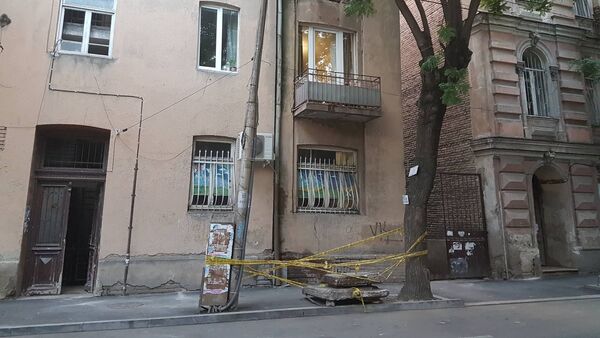 Обрушившийся балкон на улице Джавахишвили - Sputnik Грузия