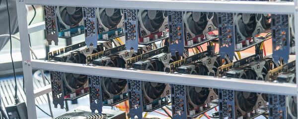 Оборудование для майнинга на международной конференции Blockchain & Bitcoin Conference Georgia 2018 - Sputnik Грузия