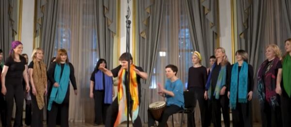 Женский камерный хор из Гори исполнил песню Шошолоза Женский камерный хор из Гори исполнил песню Шошолоза - Sputnik Грузия