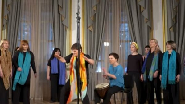 Женский камерный хор из Гори исполнил песню Шошолоза - Sputnik Грузия