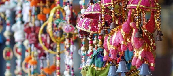Индийские украшения на ярмарке - Sputnik Грузия