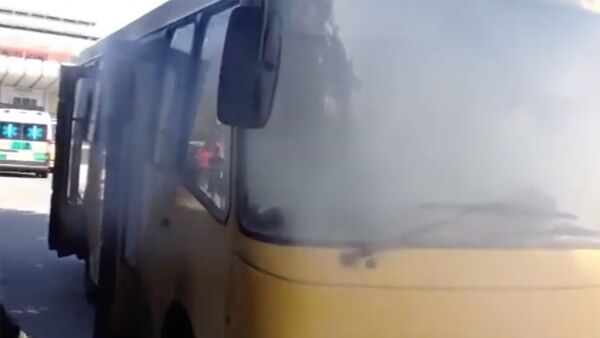 Пассажирский автобус, сгоревший в результате возгорания двигателя в столице Грузии - Sputnik Грузия