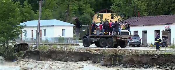 Наводнение в Сванетии - спасатели - Sputnik Грузия