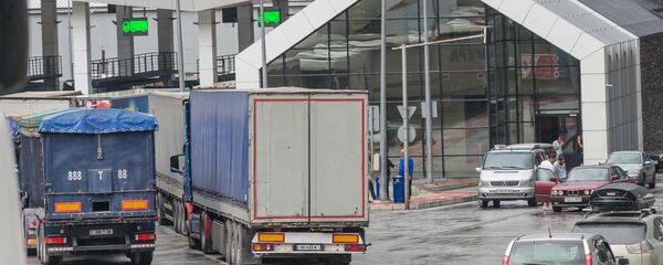 КПП Казбеги. Граница, досмотр. Грузия КПП Казбеги. Граница, досмотр. Грузия - Sputnik Грузия