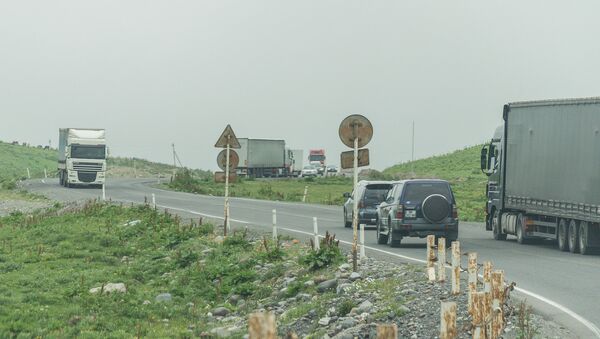 Военно-Грузинская дорога  автотранспорт автоперевозки - Sputnik Грузия
