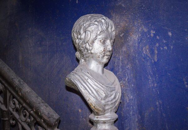 Бронзовый бюст - Sputnik Грузия